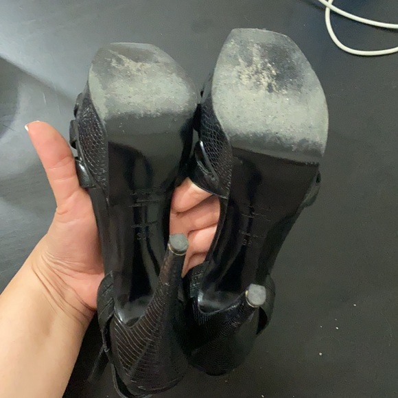 Nursace Embossed Leather Platform Sandals - Picture 8 of 11